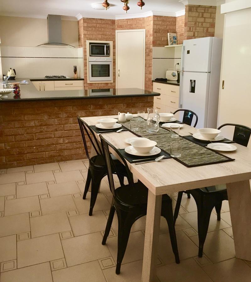 פרת'' Murdoch Station Bed & Breakfast מראה חיצוני תמונה